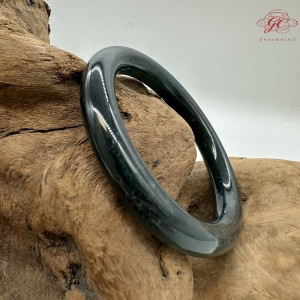 【肌容雪】天然緬甸A貨烏雞翡翠圓條手鐲 編號202(鐲圍56.7mm#18號)