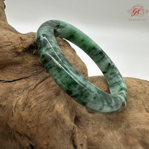 【肌容雪】天然緬甸A貨滿綠飄花翡翠平安鐲 編號212(鐲圍58.3mm#18.5號)