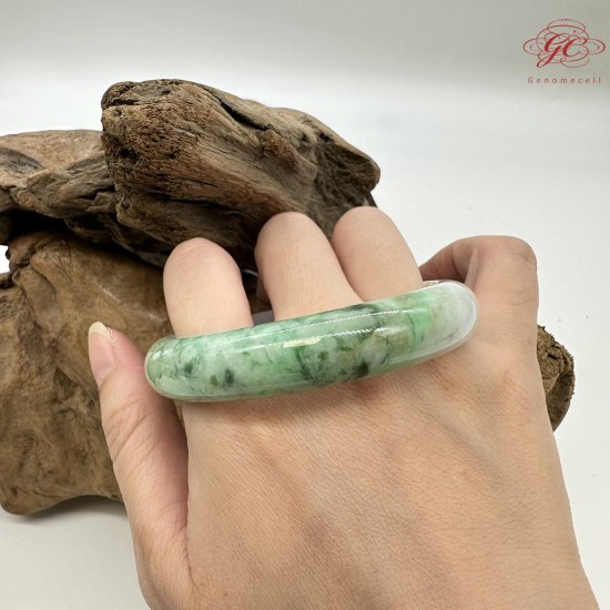 【肌容雪】天然緬甸A貨綠飄花翡翠平安鐲 編號223(鐲圍57.4mm#18號)