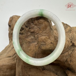 【肌容雪】天然緬甸A貨白裡青翡翠貴妃鐲 編號238(鐲圍57.2mm#18號)