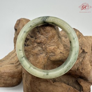 【肌容雪】天然緬甸A貨糯冰飄花翡翠平安鐲 編號262(鐲圍56.5mm#18號)
