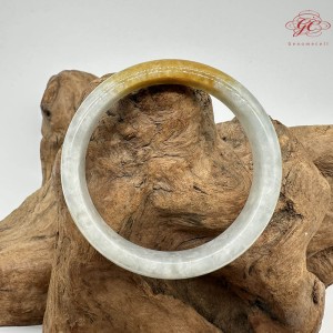 【肌容雪】天然緬甸A貨黃頭烏雞翡翠平安鐲 編號271(鐲圍57.8mm#18號)