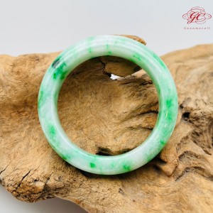 【肌容雪】天然緬甸A貨翡翠冰陽綠滿圈飄花平安鐲 編號284(鐲圍54.1mm#17號)