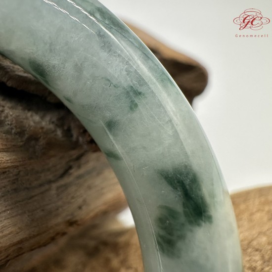 【肌容雪】天然緬甸A貨白底飄綠花翡翠圓條手鐲 編號294(鐲圍55.6mm#17.5號)