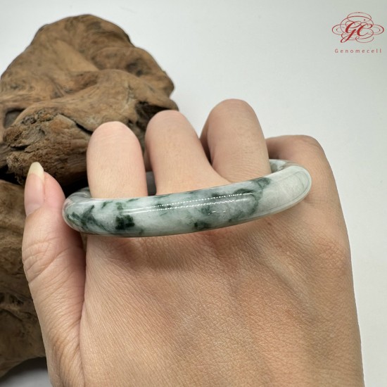 【肌容雪】天然緬甸A貨白底飄綠花翡翠圓條手鐲 編號294(鐲圍55.6mm#17.5號)