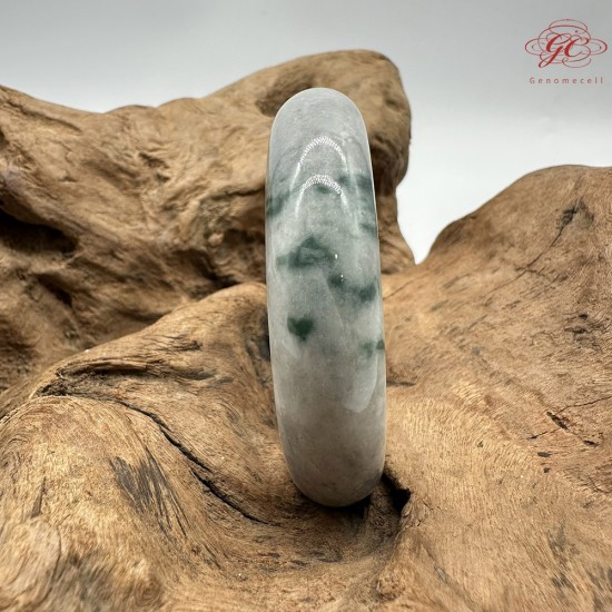 【肌容雪】天然緬甸A貨烏雞飄綠花翡翠平安鐲 編號297(鐲圍56.8mm#18號)