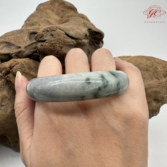 【肌容雪】天然緬甸A貨烏雞飄綠花翡翠平安鐲 編號297(鐲圍56.8mm#18號)