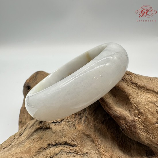 【肌容雪】天然緬甸A貨白底帶金翡翠平安鐲 編號305(鐲圍56.9mm#18號)