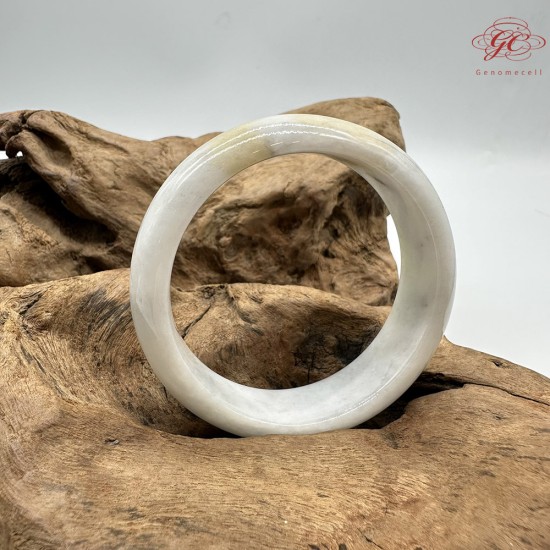 【肌容雪】天然緬甸A貨白底帶金翡翠平安鐲 編號305(鐲圍56.9mm#18號)