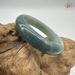 【肌容雪】天然緬甸A貨冰藍半山半水翡翠平安鐲 編號309(鐲圍57.4mm#18號)