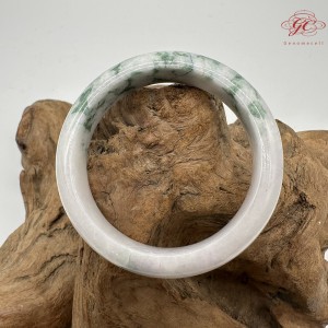 【肌容雪】天然緬甸A貨翡翠白底飄花平安鐲 編號316(鐲圍58.3mm#18.5號)