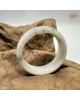 【肌容雪】天然緬甸A貨翡翠白底飄綠花平安鐲 編號319(鐲圍57.7mm#18號)