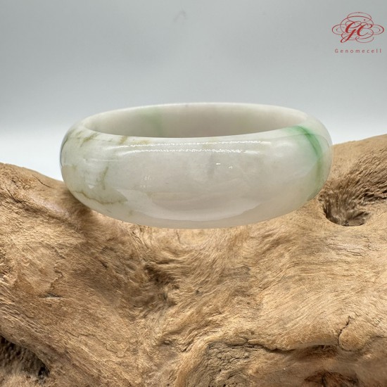 【肌容雪】天然緬甸A貨翡翠白底飄綠花平安鐲 編號319(鐲圍57.7mm#18號)