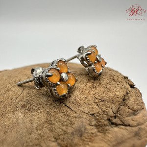 【肌容雪】天然緬甸A貨紅翡四葉草造型耳針 編號334