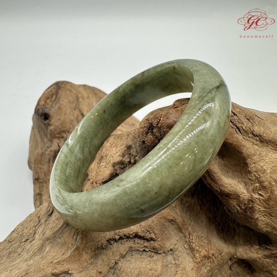 【肌容雪】天然緬甸A貨綠飄花翡翠平安鐲 編號353(鐲圍56.3mm#17.5號)