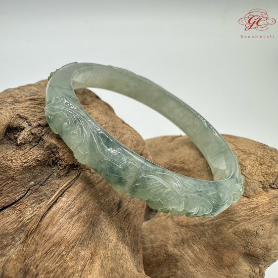 【肌容雪】天然緬甸A貨冰綠飄花翡翠雕花貴妃鐲 編號411(鐲圍58.2mm#18.5號)