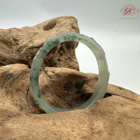 【肌容雪】天然緬甸A貨冰綠飄花翡翠雕花貴妃鐲 編號411(鐲圍58.2mm#18.5號)