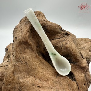 【肌容雪】天然緬甸A貨翡翠飄花湯匙造型 編號429