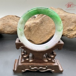 【肌容雪】天然緬甸A貨翡翠陽綠春彩圓條手鐲 編號433(鐲圍54.32mm#17號)