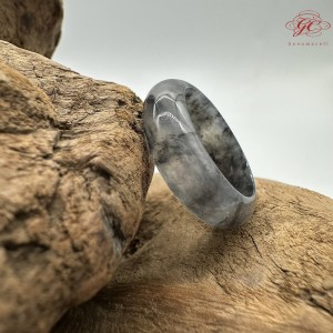 【肌容雪】天然緬甸A貨冰烏雞翡翠戒圈 編號510(戒圍17.6mm#13號) 【肌容雪】天然緬甸A貨冰烏雞翡翠戒圈 編號510(戒圍17.6mm#13號)