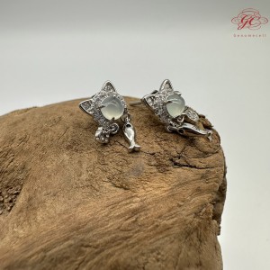 【肌容雪】天然緬甸A貨翡翠貓咪造型耳環 編號547