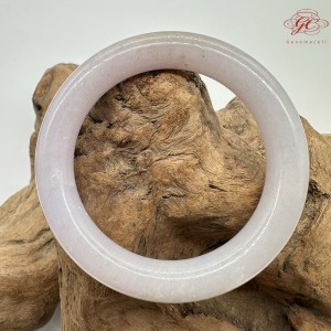 【肌容雪】天然緬甸A貨粉紫翡翠圓條手鐲 編號608(鐲圍55.6mm#17.5號)