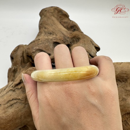 【肌容雪】天然緬甸A貨翡翠冰雞油黃貴妃鐲 編號780(鐲圍57mm#18號)