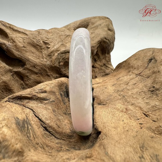 【肌容雪】天然緬甸A貨翡翠粉底綠飄花圓條手鐲 編號831(鐲圍57.3mm#18號)