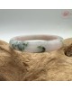 【肌容雪】天然緬甸A貨翡翠粉底綠飄花圓條手鐲 編號831(鐲圍57.3mm#18號)