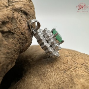 【肌容雪】天然緬甸A貨翡翠蛋面鑲鑽吊墜 編號983