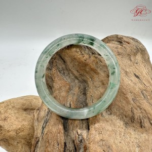 【肌容雪】天然非洲翠-冰雪飄花翠鐲 編號F01(鐲圍55.7mm#17.5號)