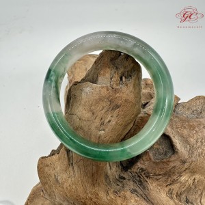 【肌容雪】天然非洲翠-碧嵐晨霧鐲 編號F02(鐲圍55.1mm#17.5號)