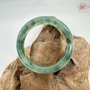 【肌容雪】天然非洲翠-銀河閃綠鐲 編號F09(鐲圍59.1mm#18.5號)