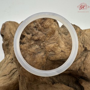 【肌容雪】天然美石白月光瑪瑙圓條手鐲 編號B219(鐲圍57.3mm#18號) 【肌容雪】天然美石白月光瑪瑙圓條手鐲 編號B219(鐲圍57.3mm#18號)