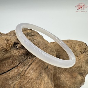 【肌容雪】天然美石白月光瑪瑙圓條手鐲 編號B219(鐲圍57.3mm#18號) 【肌容雪】天然美石白月光瑪瑙圓條手鐲 編號B219(鐲圍57.3mm#18號)