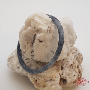 【肌容雪】緬甸天然A貨翡翠灰墨手鐲 編號973 (鐲寬56.2mm #18號)