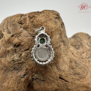 【肌容雪】天然緬甸A貨翡翠葫蘆造型鑲鑽吊墜 編號30