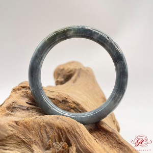 【肌容雪】天然緬甸A貨烏雞撒金翡翠特色手鐲 編號30 (鐲寬 56.9mm #18.5號)