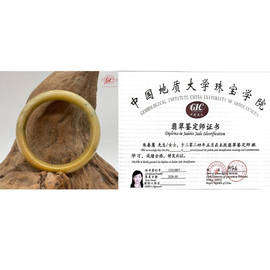 【肌容雪】天然緬甸A貨黃翡撒金翡翠特色手鐲 編號155 (鐲寬54.7mm #17.5號) 【肌容雪】天然緬甸A貨黃翡撒金翡翠特色手鐲 編號155 (鐲寬54.7mm #17.5號)