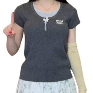 二手奢侈品Miu Miu 短袖針織上衣 (9.9新,肩32胸72長52)-編號S268