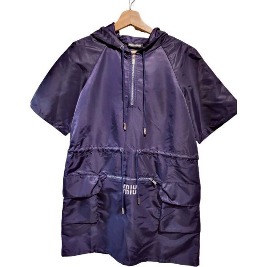 二手奢侈品miumiu 海軍藍科技絲綢連帽工裝短袖連身裙(9.9新 肩40胸52長82) -編號S432