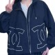 【二手精品9.9新】 CHANEL（香奈兒） 深藍色經典連帽風衣夾克外套 (落肩52胸56長57袖長53)編號S533
