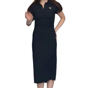 【二手精品9.9新】 PRADA（普拉達） 不規則抓褶設計短袖 Polo 連身裙(肩38胸40長119)編號S534