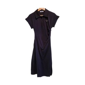 【二手精品9.9新】 PRADA（普拉達） 不規則抓褶設計短袖 Polo 連身裙(肩38胸40長119)編號S534