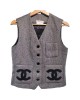 【二手精品9.9新】 CHANEL（香奈兒）經典粗呢（Tweed）馬甲背心套裝(肩38胸44長57)編號S543