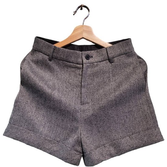 【二手精品9.9新】 CHANEL（香奈兒）經典粗呢（Tweed）反褶短褲裝(腰34臀44長36)編號S544