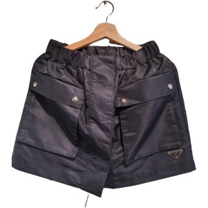 【二手精品9.9新】 Prada（普拉達） Re-Nylon 再生尼龍大口袋工裝風迷你短裙(腰36(可鬆緊)臀49長40)編號S547