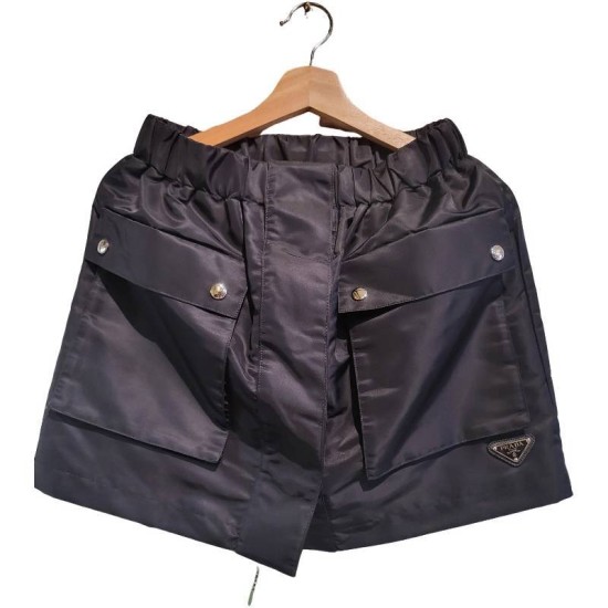 【二手精品9.9新】 Prada（普拉達） Re-Nylon 再生尼龍大口袋工裝風迷你短裙(腰36(可鬆緊)臀49長40)編號S547