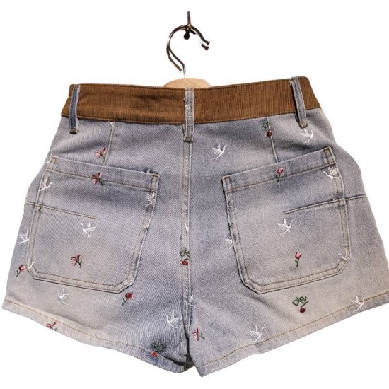 【二手精品9.9新】 迪奧 (Dior) 刺繡牛仔短褲(腰35臀44長34)編號S555