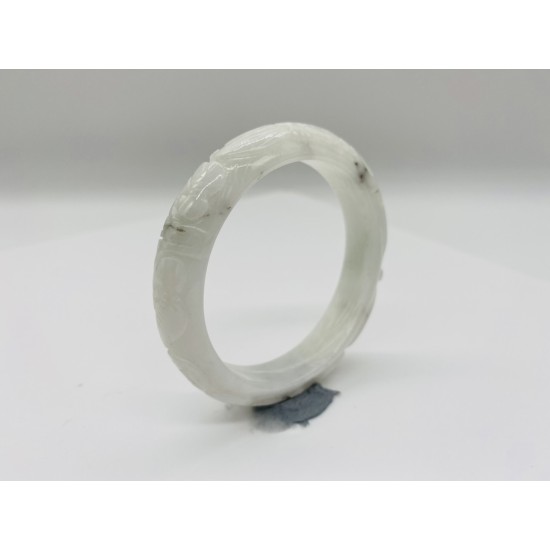【肌容雪】緬甸天然A貨翡翠白月光工鐲 編號313(鐲寬55.6 附錦盒附鑑定證書) 【肌容雪】緬甸天然A貨翡翠白月光工鐲 編號313(鐲寬55.6 附錦盒附鑑定證書)
